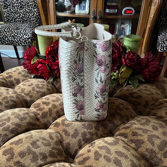 Brahmin Amelia Labyrinth Handbag Purple Flowers - Picture 9 of 14